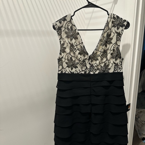 Little black dress. Dressbarn - Picture 2 of 2